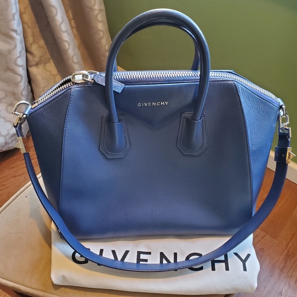 GIVENCHY Blue Antigona Bag - Picture 1 of 9